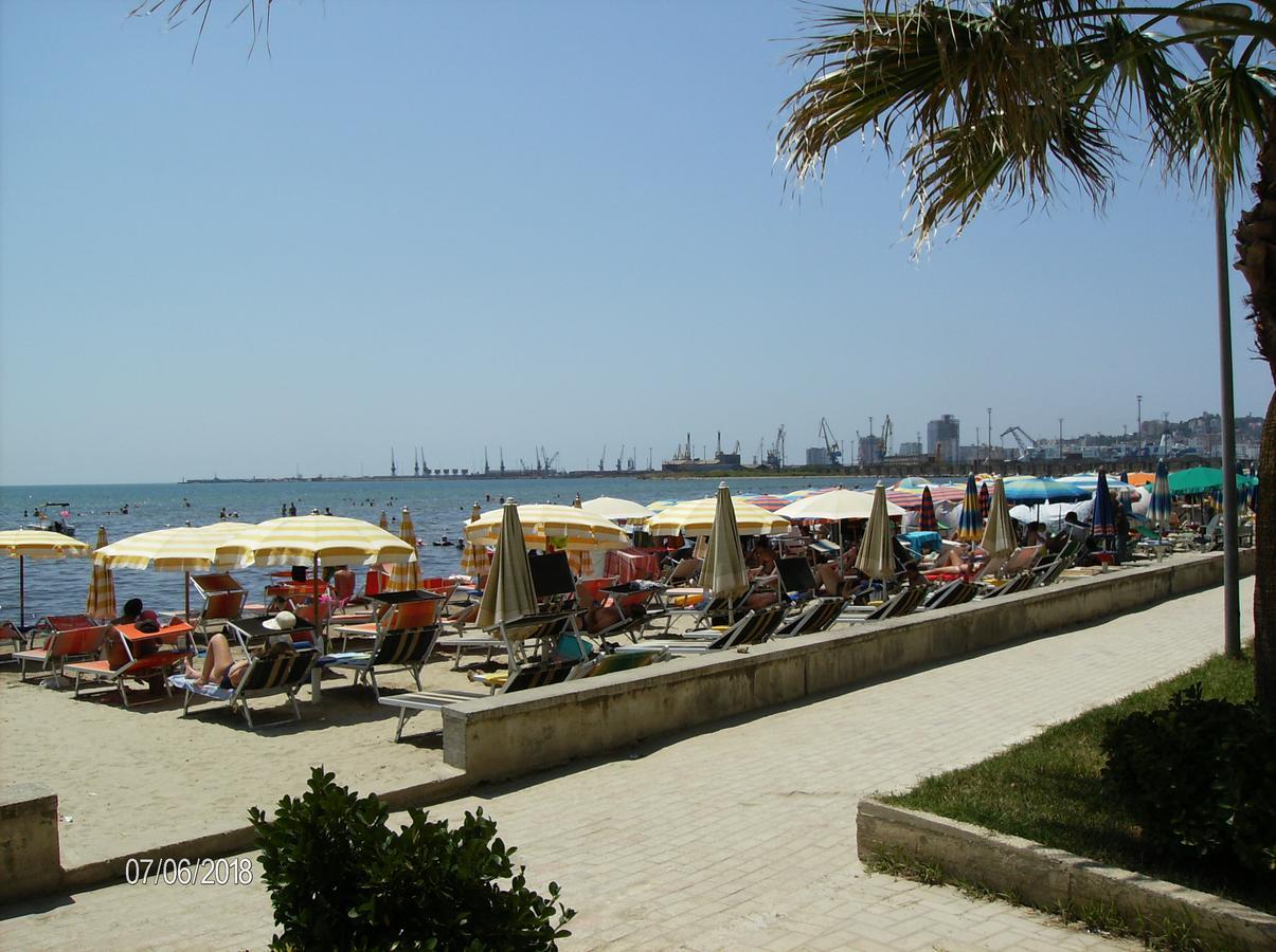 Amras House Hotel Durrës Exterior foto